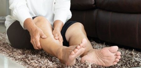 Dlaczego bolą nogi? Poznaj najczęstsze przyczyny